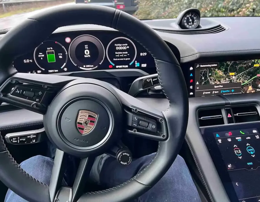 Porsche snelle auto voor in Duitsland
