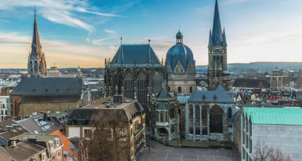 Milieuzone Keulen: de Dom van Keulen in de binnenstad, waar je alleen met een geldige milieusticker mag rijden (110)